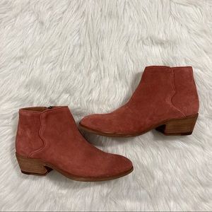 Frye Carson Piping Bootie in rose